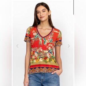 Johnny Was Short Sleeve V neck favorite tee Size XS